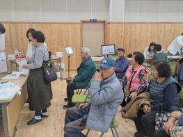 강원대생 100여명, 횡성군 공근면에서 따뜻한 손길 펼쳐 기사 이미지