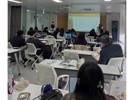 안산교육지원청, '2025 하이러닝 기반 질문·토론·성장이 있는 AI 교실' 직무연수 운영 기사 이미지