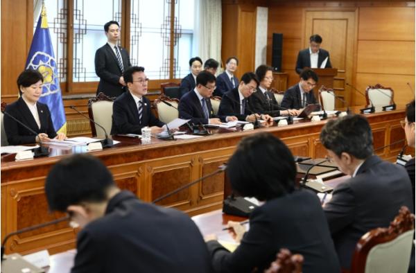 김민석 국무총리, 제3차 비상경제본부 회의 주재 기사 이미지