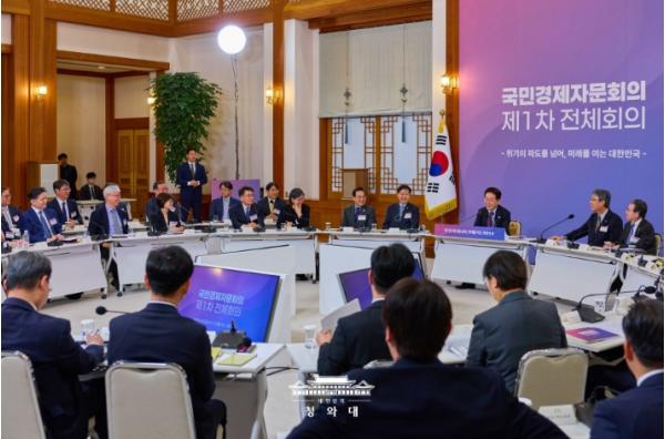 이재명 대통령 '중동전쟁 단기적 위협…장기적으론 경제체제 근본적 변화 시점' 기사 이미지