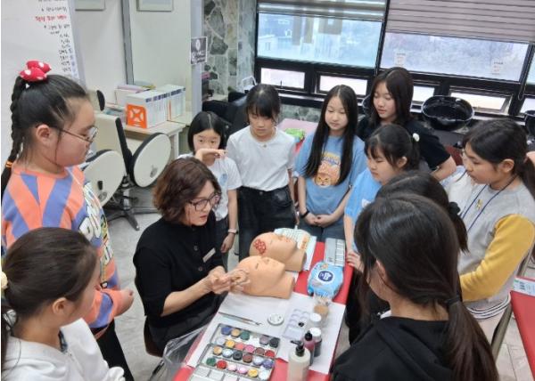 “나만의 스타일을 디자인하다”... 김포교육지원청, ‘반짝반짝 뷰티 아트 공유학교’ 운영