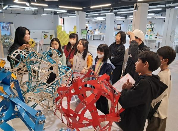 울산수학문화관, 이주 배경 학생 ‘맞춤형 수학 문화 체험’ 운영   기사 이미지