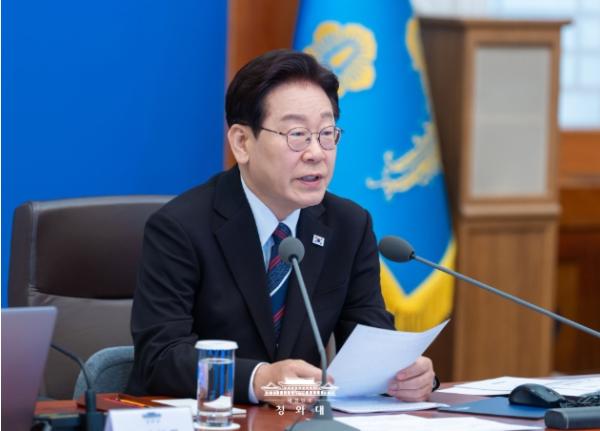 이 대통령 '국가 안보 차원서 첨단 기술과 인재 중점 보호'