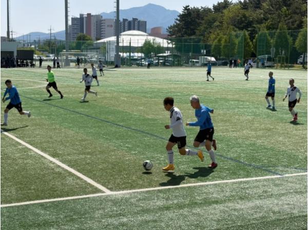 고성군, 제15회 수국전형두축구장학재단배 생활체육 축구대회 성료  기사 이미지