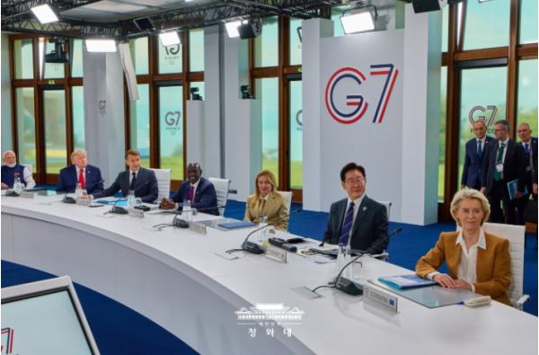 이 대통령, G7 정상회의서 'AI 발전 혜택, 전 인류가 함께 공유' 강조