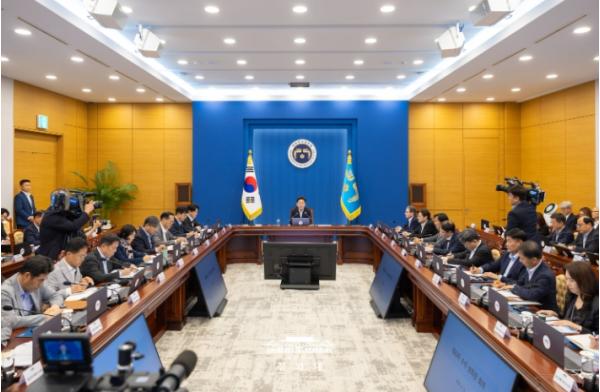 이재명 대통령, 제42차 수석보좌관회의 주재