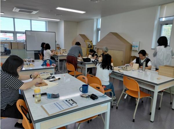 충북교육청 환경교육센터와우, 자투리 목재로 만드는 일상 속 환경 실천