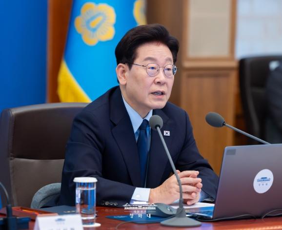 이재명대통령 '주거·일자리·금융, 올해 남은 기간 최우선 국정과제로'